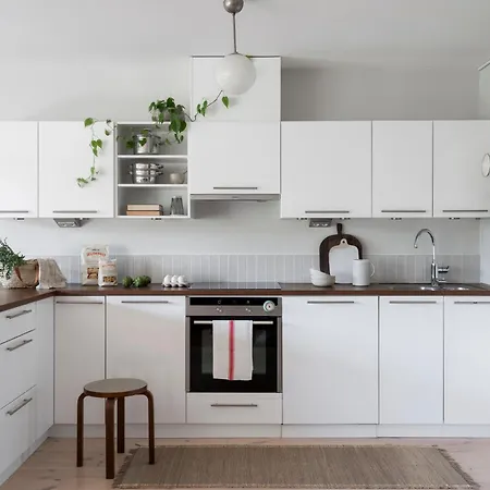 Photographers House Close To The Metro *