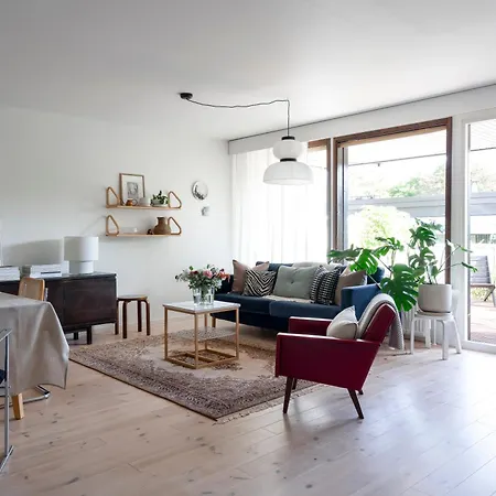 Photographers House Close To The Metro 아파트