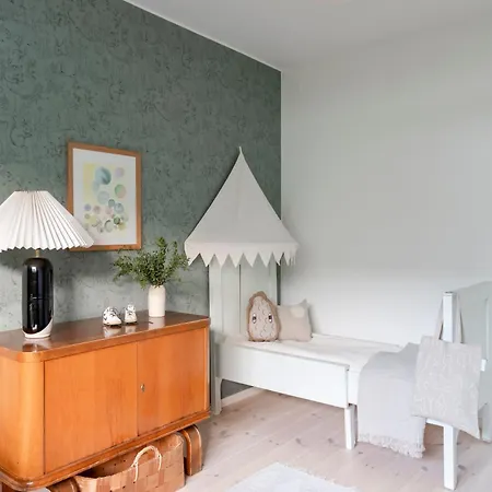 Photographers House Close To The Metro * 에스포